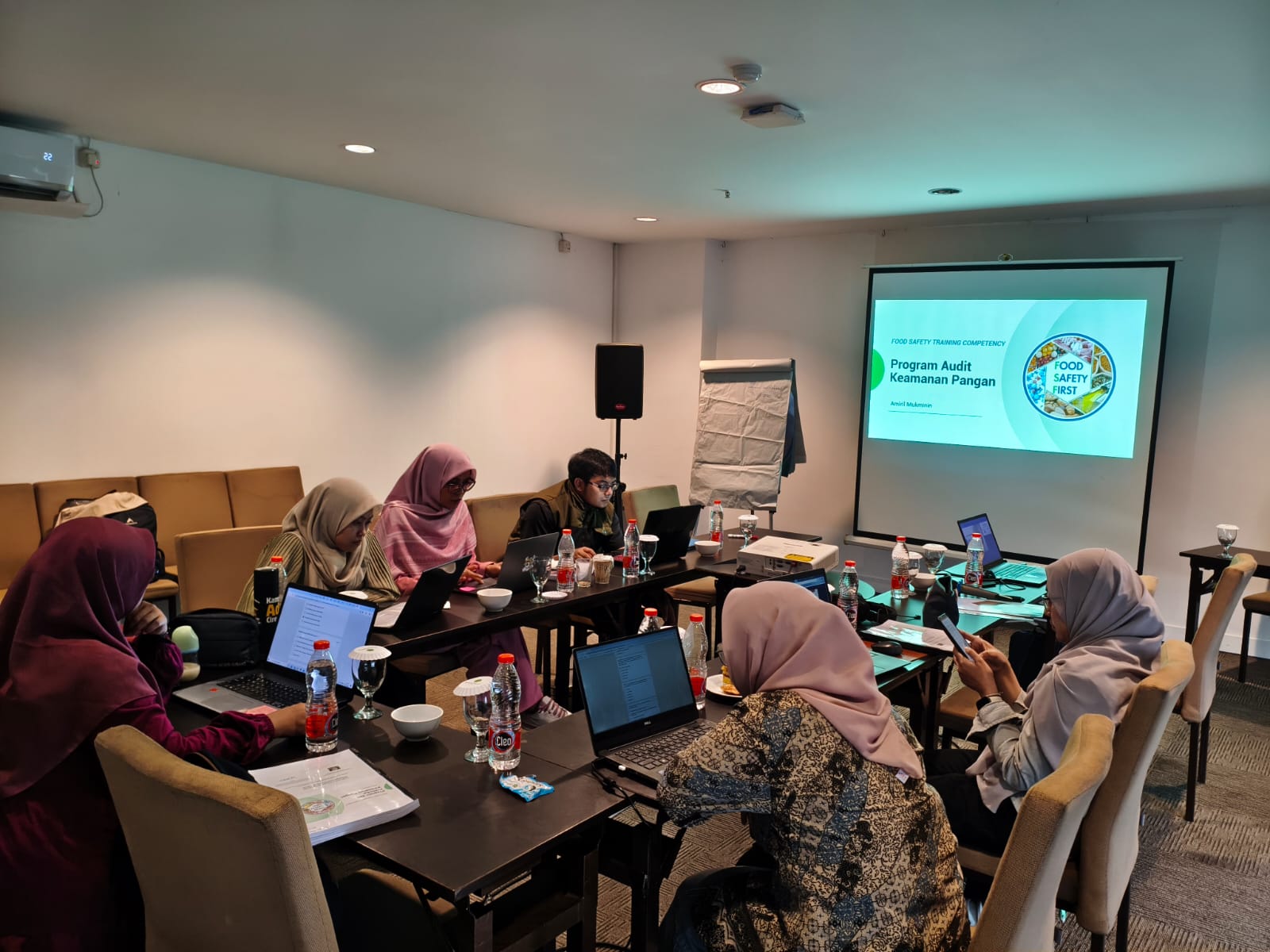 Dokumentasi pelatihan audit internal keamanan pangan sesi kedua